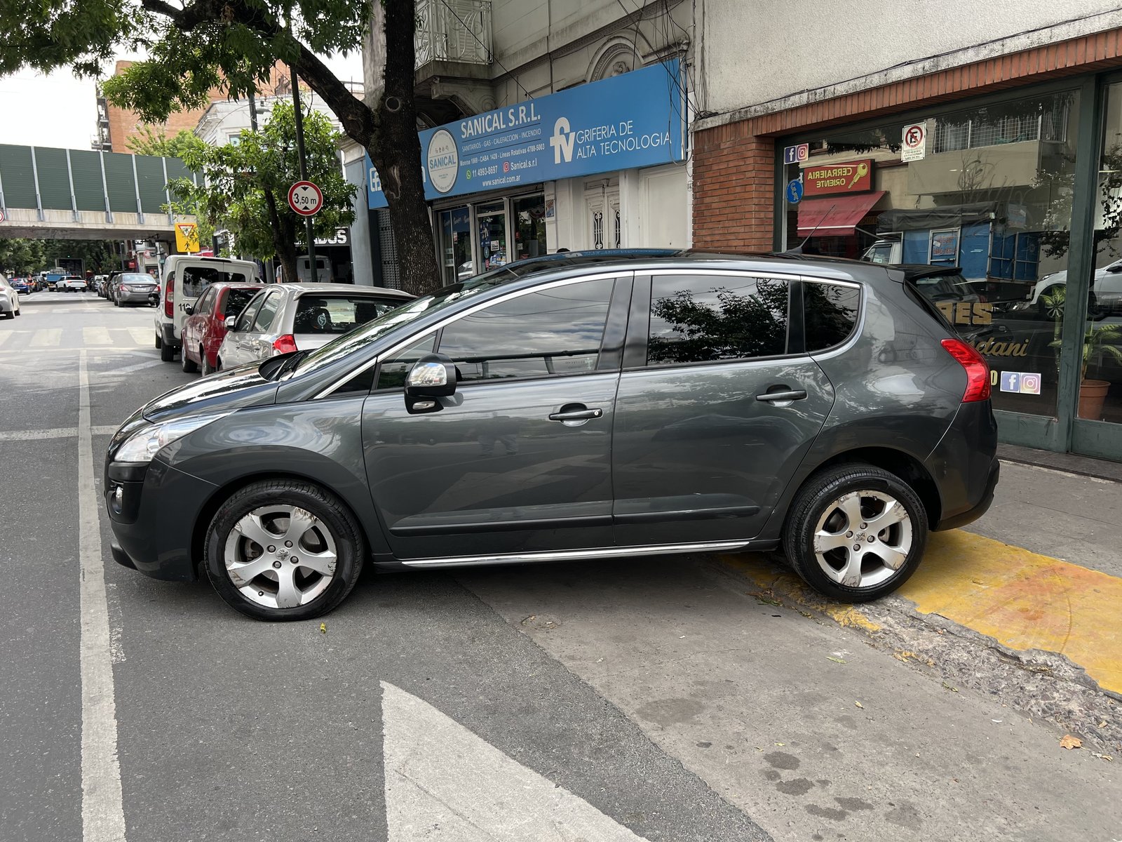 Peugeot 3008 Feline Tiptronic 2013, gris medio